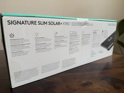 Logitech Signature Slim Solar+ K980 DE nová nerozbalená – náhľad 2