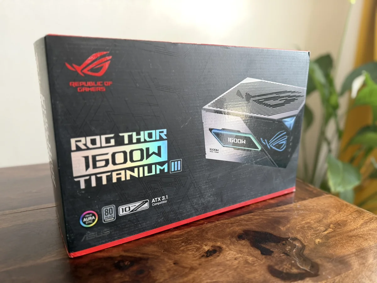 ASUS ROG THOR 1600W Titanium III ATX 3.1 - NOVÝ – fotka 1 z 5